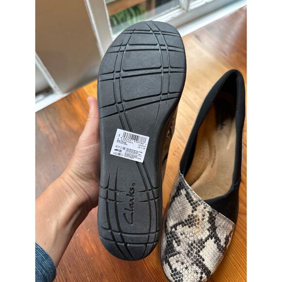 Clarks Black and Brown Wedge Shoes with Elegant Design - Picture 5 of 7